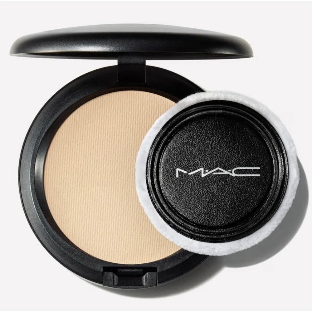 MAC - BLOT POWDER/PRESSED - LIGHT (NIB)
